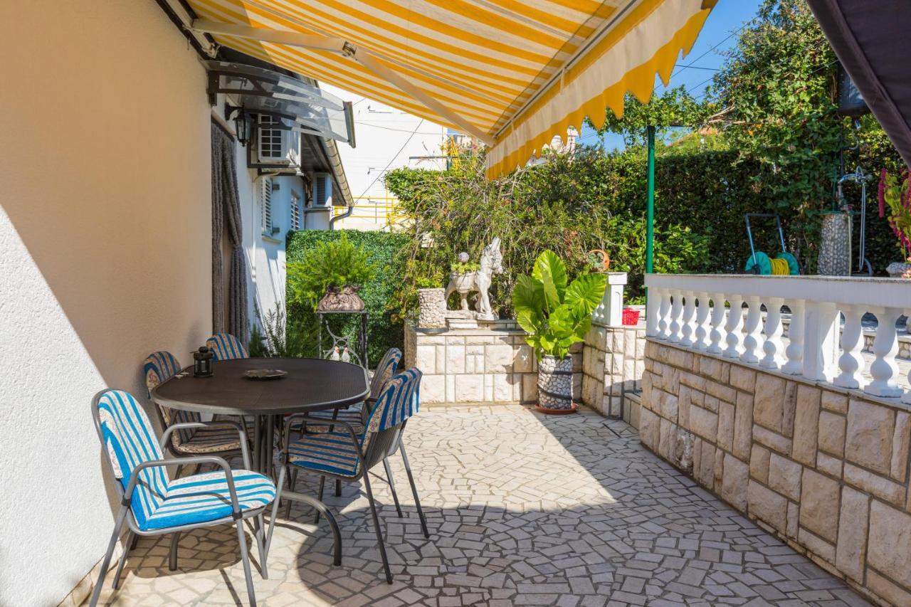 Apartman Mladenka Dramalj Esterno foto